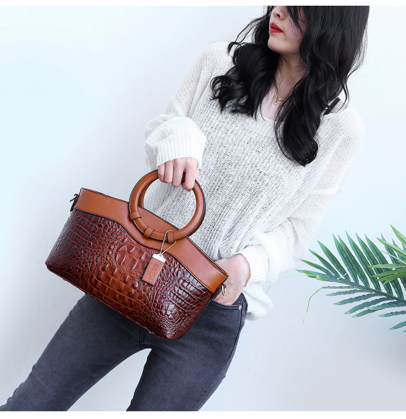 Caroline | Refined Statement Carry