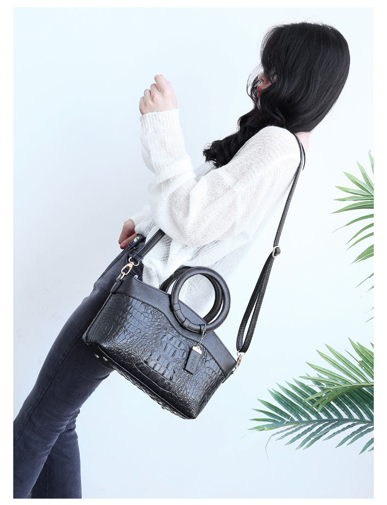 Caroline | Refined Statement Carry