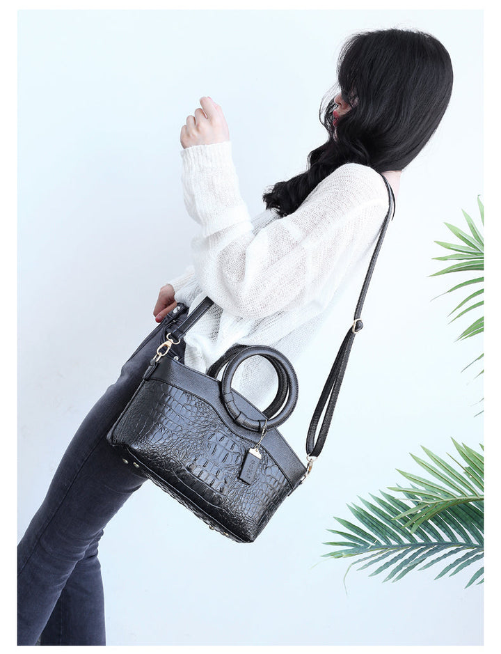 Caroline | Refined Statement Carry