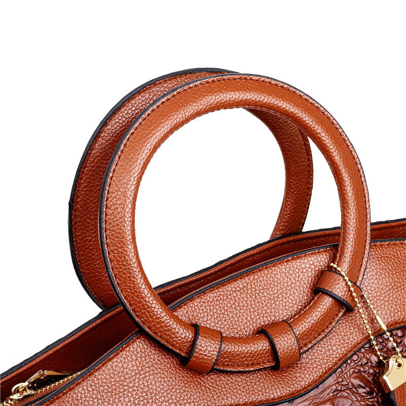 Caroline | Refined Statement Carry